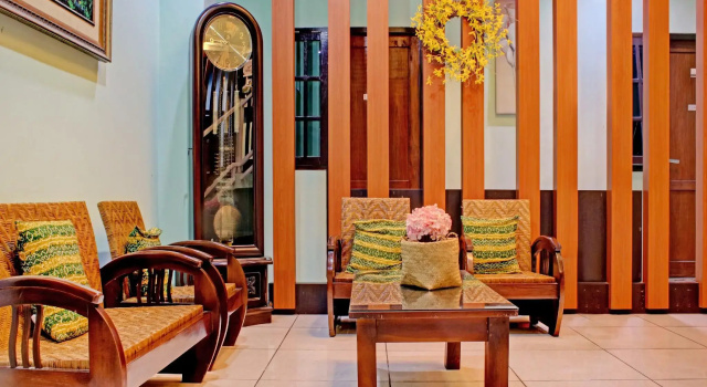 OYO 90357 Shafwah Guesthouse Syariah, Book Hotel Banjarbaru 