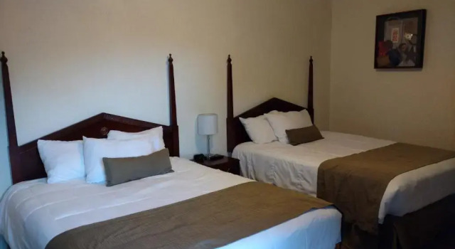 Номер Standard Cattlemen Motel