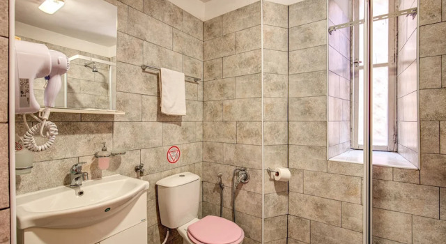 Четырёхместный номер Standard Hotel Orbis
