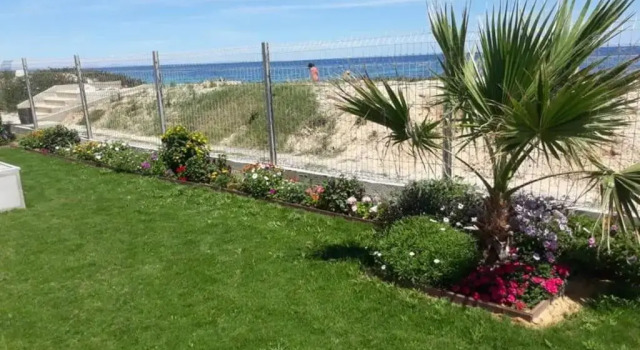 Коттедж Beach Front Luxury Living Apartment
