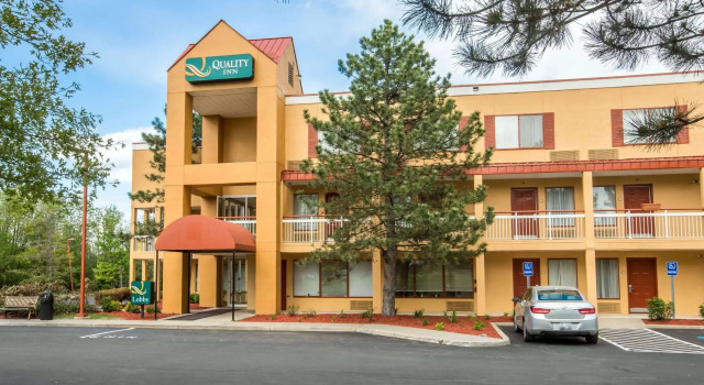 Quality Inn Colchester - Burlington, Buchen Sie Hotel Hotels in New England mit Frühstück, Frühstück