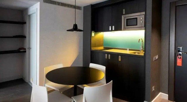 Четырёхместный номер Standard HG City Suites Barcelona