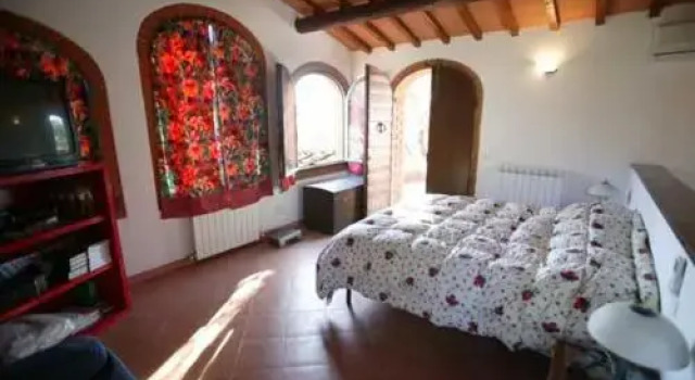 Tenuta Selvaggia, Book Hotel Reggello Valdarno