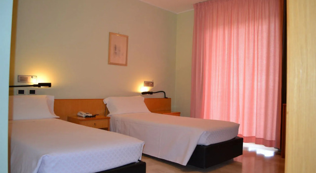 Hotel Pomara, Забронировать Отель Сан-Микеле-ди-Ганцария Долина Ното