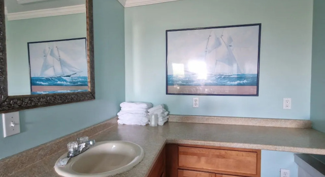 Четырёхместный номер Standard рядом с пляжем Sandcastle Beachfront Inn
