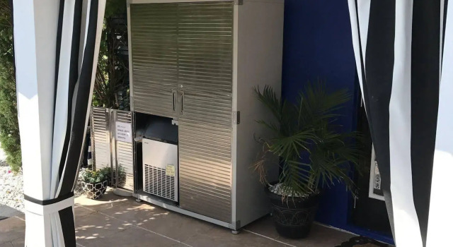 Beach House Cabanas