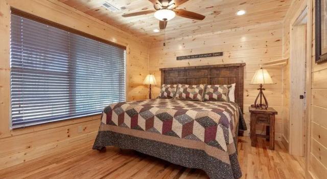 All About The View by Jackson Mountain Homes, Забронировать Отель Отели Гатлинберг 3 звезды, рядом с Hillbilly Golf, 3*