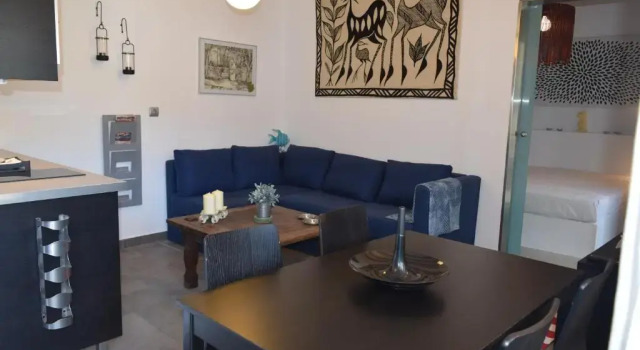 Коттедж CLIOS BEACH HOUSE - DELUXE BEACH FRONT PROPERTY