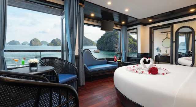 Номер Standard с балконом La Casta Cruise Luxury Ha Long Bay Experience Private Cabin with Ocean View Balcony and Bathtub