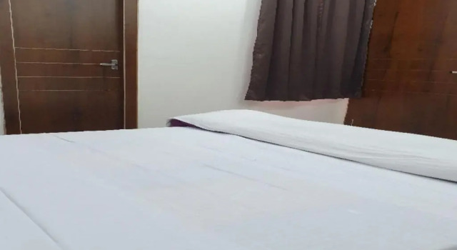 OYO 79110 Hotel Gulmohar, Забронировать Отель Отели Матхура 3 звезды, 3*