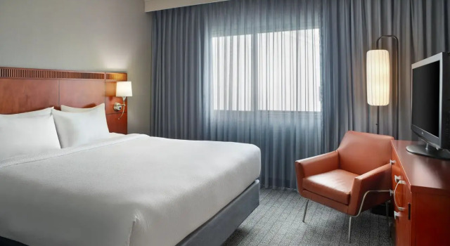 Двухместный люкс c 1 комнатой Courtyard by Marriott Atlanta Executive Park/Emory