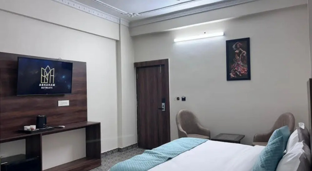 Abharam Retreats, Забронировать Отель Газиабад штат Уттар-Прадеш