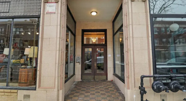 1BR Homey Pad - Lincoln 205
