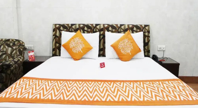 OYO 2705 Hotel Preet Palace