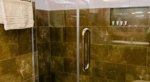 Двухместный номер Deluxe с балконом Legend Hotel