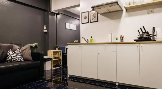 T2 2 Bedrooms 6 guests Full kitchen 1 min to BTS