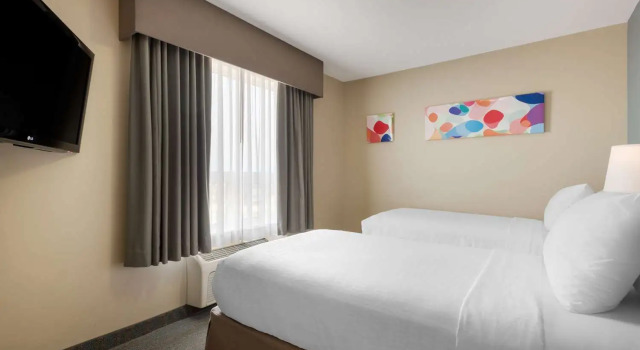 Двухместный люкс с 2 комнатами Best Western Rocky Mountain House Inn & Suites