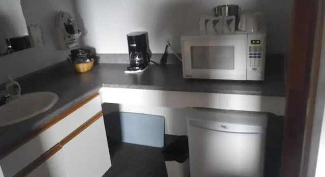 Четырёхместный номер Standard Alcan Motor Inn