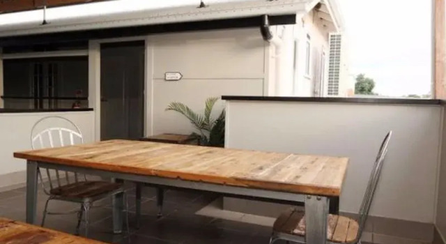 The Irish Village, Book Hotel Emerald Queensland