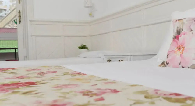 B-Garden BCN, Забронировать Хостел Хостелы Барселоны, рядом с Бенедиктинский монастырь Sant Pere de les Puelles, Хостел