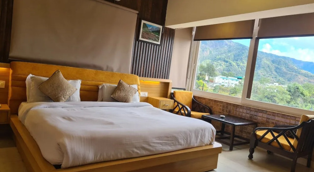 Двухместный номер Superior с балконом Hotel Rajpur Heights