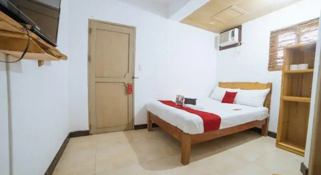 Двухместный номер Standard RedDoorz @ Sabang Beach Baler