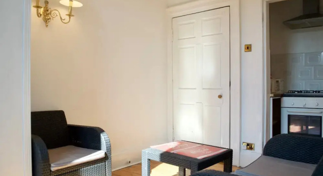 2 Bedroom Flat In Central Edinburgh, Забронировать Отель Мерчистон Эдинбург, рядом с Камера обскура и мир иллюзий