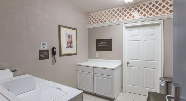Comfort Suites Lewisville - Dallas, Забронировать Отель Отели Льюисвилл с парковкой, Парковка