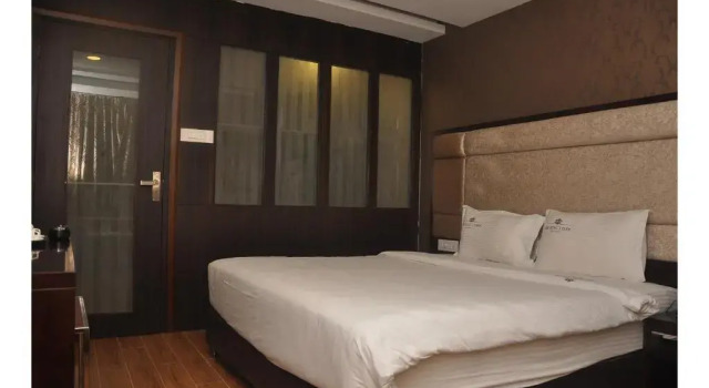 Люкс The Kings Park Residency