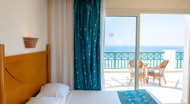 Одноместный номер Premium с видом на море Coral Beach Resort Montazah