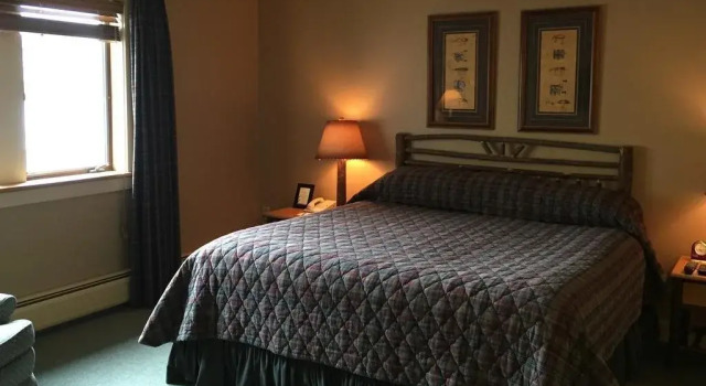 Willoughvale Inn, Book Hotel Westmore Vermont