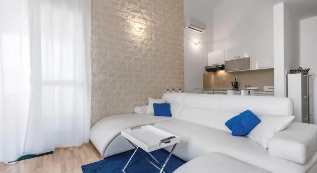 Awesome Home in Pag With Wifi and 1 Bedrooms, Rezerwuj Hotel Pag 
