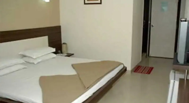 Hotel Savshanti Towers, Rezervovat Hotel Hotely v Gujarat s parkováním, Parkování