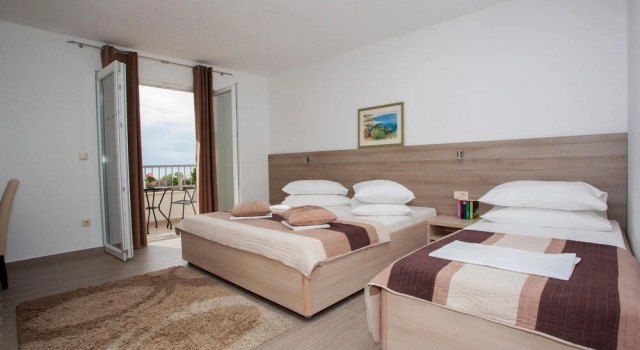 Nice Apartment in Drvenik With 1 Bedrooms and Wifi, 预订 公寓 德尔韦尼克 Makarska Riviera