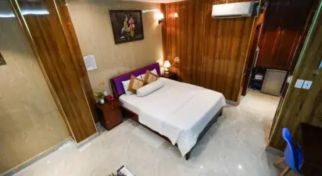 Полулюкс Ly Ly Hotel