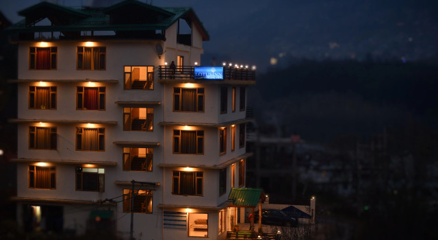 Lotus Inn Rohtang View, Забронировать Отель Отели Манали с бассейном, Бассейн