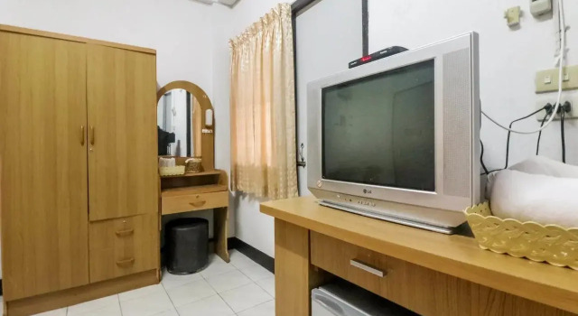 NIDA Rooms Chomthong Siam Silk, Rezervați Hotel Hoteluri și cazare în Ban Luang, Hotel