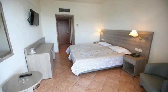 Трёхместный номер Standard с видом на город Oceanis Hotel