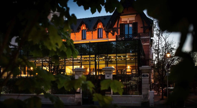 Maison Decoret - Relais & Châteaux, Book Hotel Hotels in Allier with Breakfast, Breakfasts