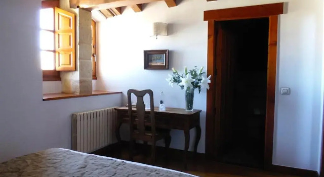 Полулюкс Posada Torre Palacio La Taxuela