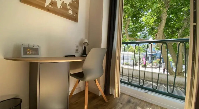 Двухместный номер Standard REV HÔTEL
