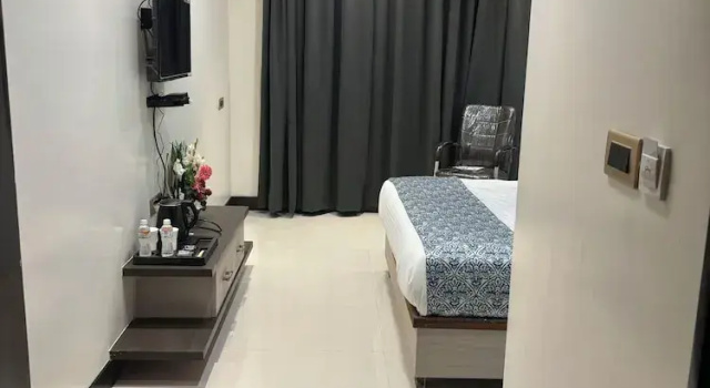 Hotel Gurudev Kunj