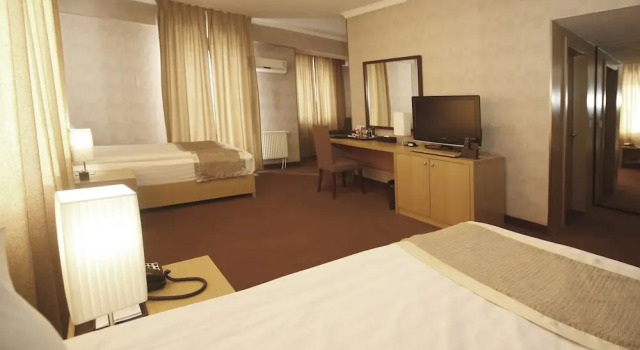 Двухместный номер Standard c 1 комнатой The Corporate Hotel Central