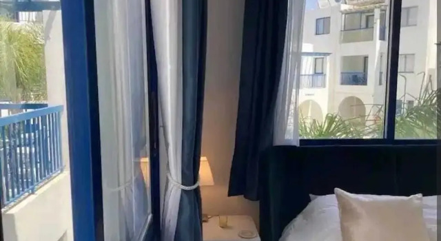 Paphos Pool View Apartment, Забронировать Апартаменты/квартира Отели района Пафоса с парковкой, рядом с Пляж Врисудия ΙΙ, Парковка