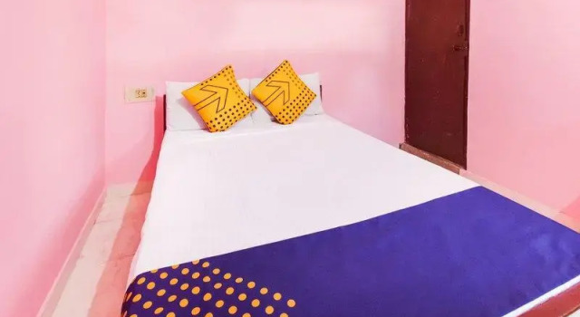 SPOT ON 62663 Hotel Cb Palace