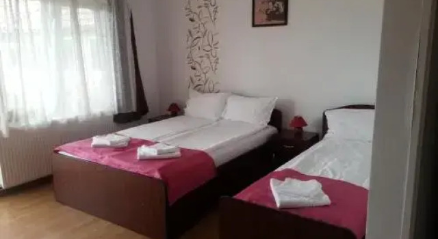Casa Mia, Rezervovat Hotel Hotely v Hunedoara s parkováním, Parkování