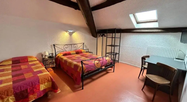 Трёхместный номер Standard Мансарда CitHotel du Tigre