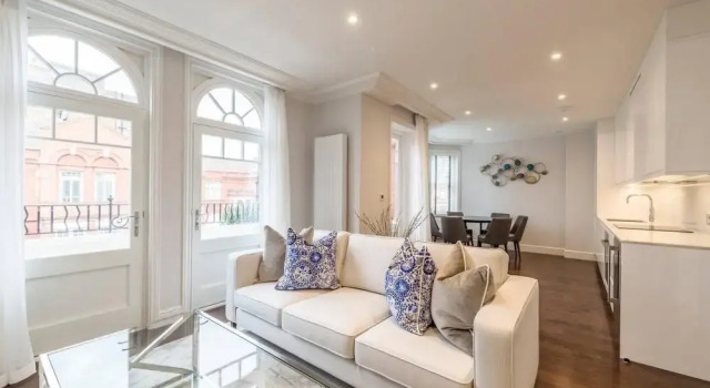 Light and Airy Central Three Bed Flat, Забронировать Отель Отели Большого Лондона с завтраком, Завтраки