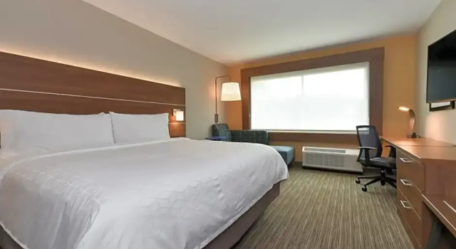 Двухместный номер Deluxe Holiday Inn Express & Suites Charlotte - Ballantyne by IHG