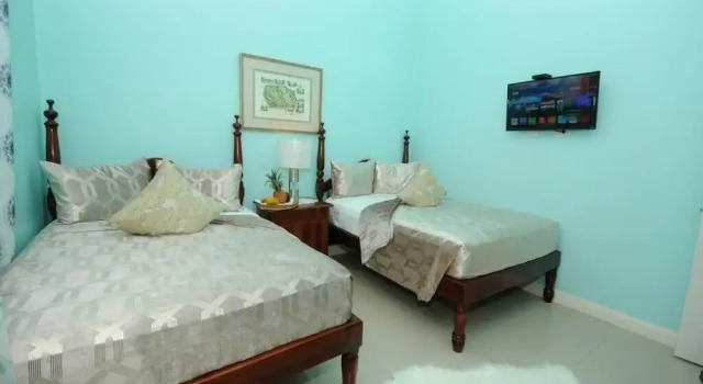 Crown Royal Villas, Rezerwuj Willa Hotele w Plantation Village z parkingiem, Parking